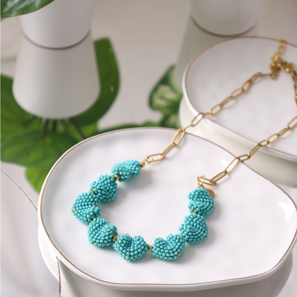 Elegant Turquoise Beaded Necklace